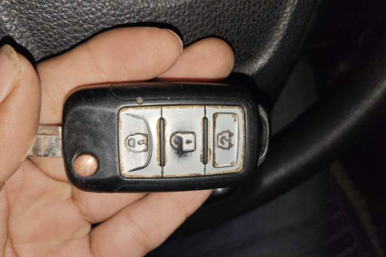 Used Dongfeng Fengon 330 2019 1.5L Manual Practical II China VI Vehicle Key