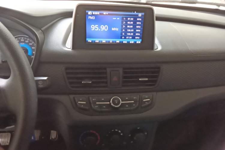 Used Dongfeng Fengon 330  Audio And AC Panel