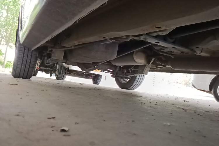 Used Dongfeng Fengon 330  Chassis Front Right