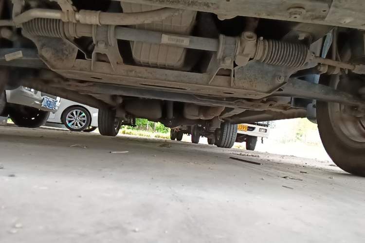 Used Dongfeng Fengon 330  Chassis Front