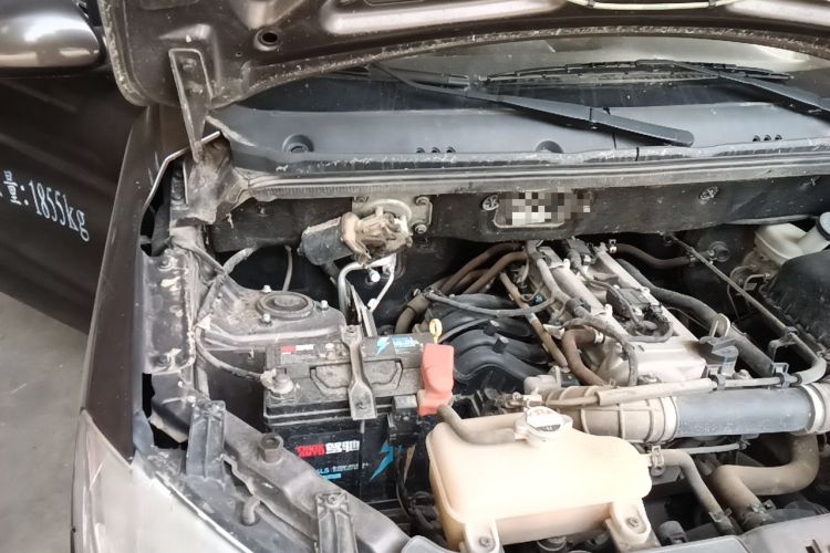 Used Dongfeng Fengon 330  Engine Bay Right