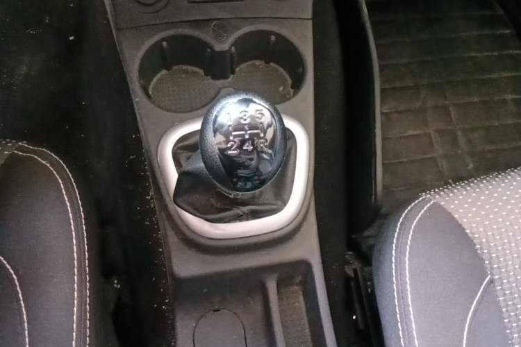 Used Dongfeng Fengon 330  Gear Lever