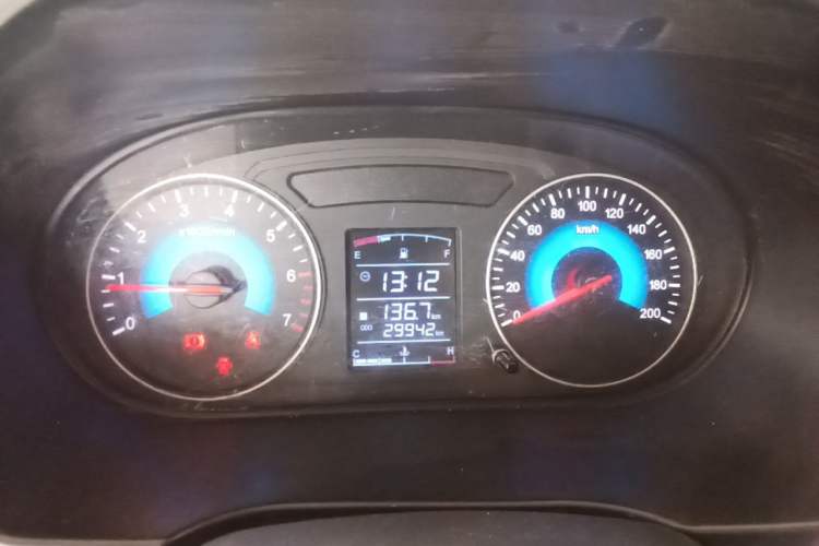 Used Dongfeng Fengon 330  Instrument Cluster