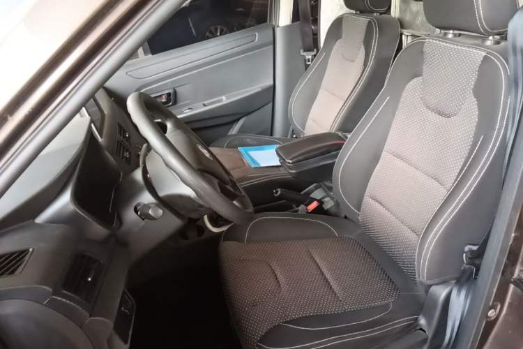 Used Dongfeng Fengon 330  Left Front Seat