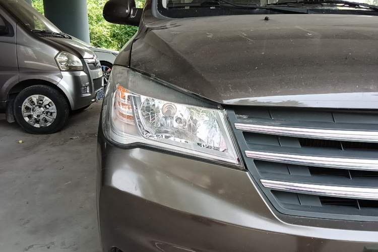 Used Dongfeng Fengon 330  Right Front Headlight