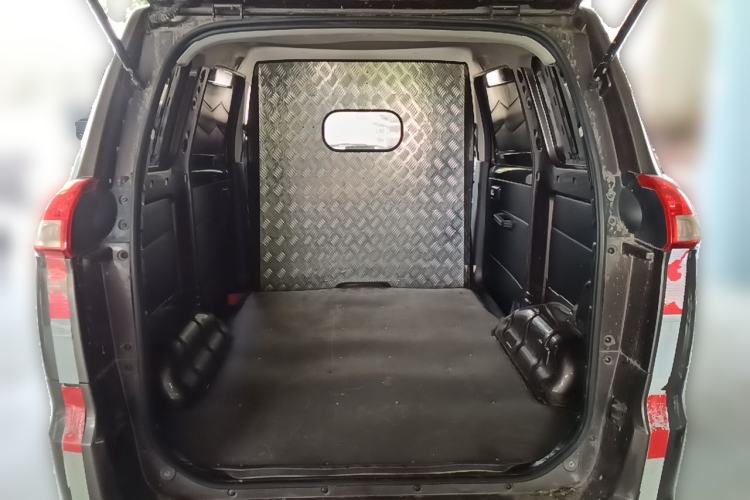 Used Dongfeng Fengon 330  Trunk