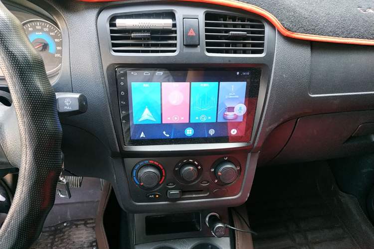 Used Dongfeng Fengon 330 2019 1.5L Manual Practical II China VI Audio And AC Panel