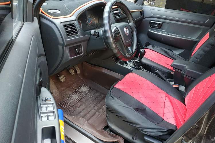 Used Dongfeng Fengon 330 2019 1.5L Manual Practical II China VI Driver Seat