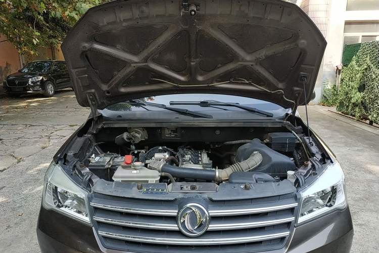 Used Dongfeng Fengon 330 2019 1.5L Manual Practical II China VI Engine Bay
