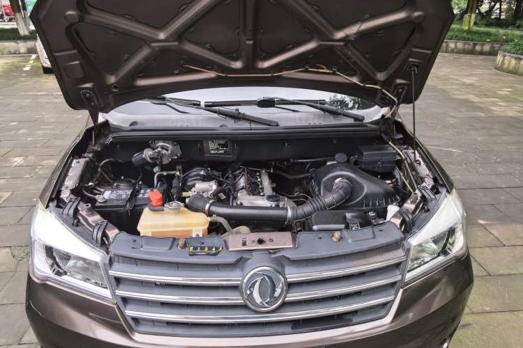 Used Dongfeng Fengon 330 2019 1.5L 330S Manual Comfort Version China VI Standard Engine Bay