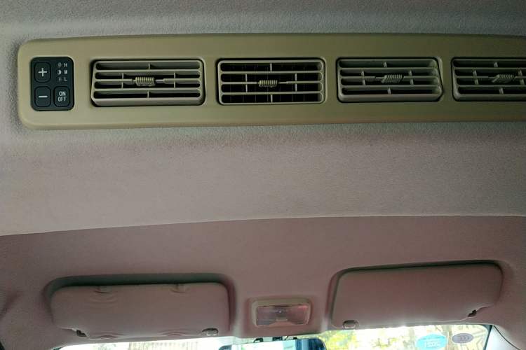 Used Dongfeng Fengon 330 2019 1.5L Manual Practical II China VI Headliner