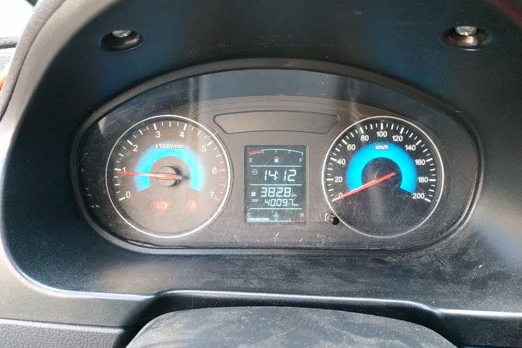 Used Dongfeng Fengon 330 2019 1.5L Manual Practical II China VI Instrument Cluster