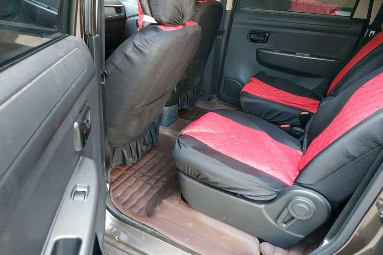 Used Dongfeng Fengon 330 2019 1.5L Manual Practical II China VI Left Rear Seat