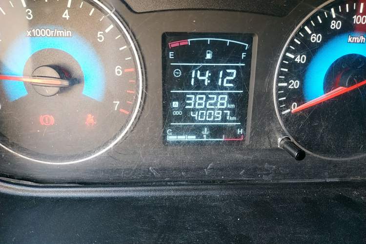 Used Dongfeng Fengon 330 2019 1.5L Manual Practical II China VI Odometer Close Up
