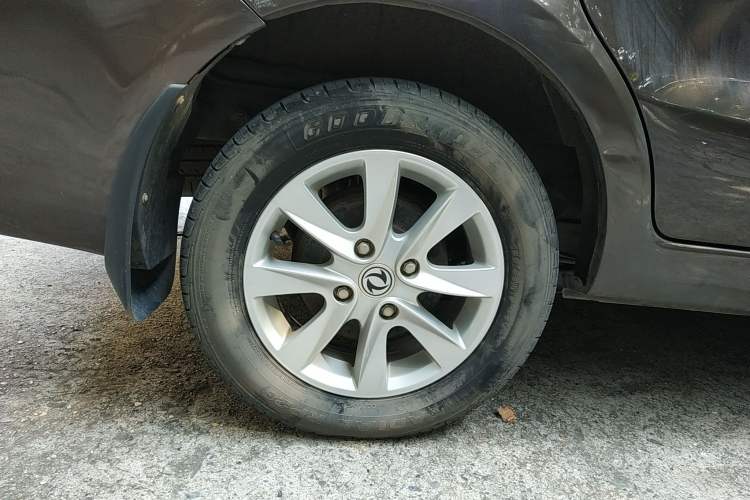 Used Dongfeng Fengon 330 2019 1.5L Manual Practical II China VI Right Rear Wheel Hub