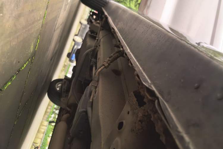 Used Dongfeng Fengon 330 2019 1.5L 330S Manual Comfort Version China VI Standard Right Side Sill