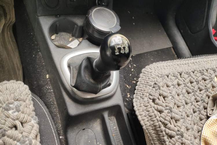 Used Dongfeng Fengon 330 2019 1.5L 330S Manual Luxury Van China VI Standard Gear Lever