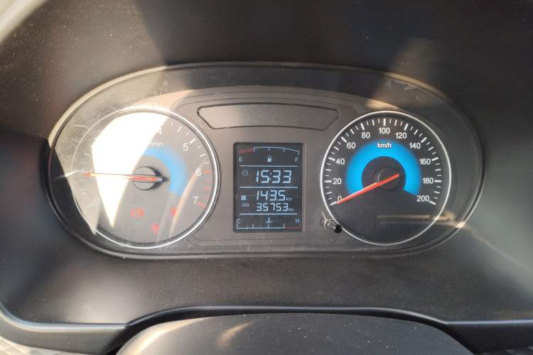 Used Dongfeng Fengon 330 2019 1.5L 330S Manual Comfort Version China VI Standard Instrument Cluster