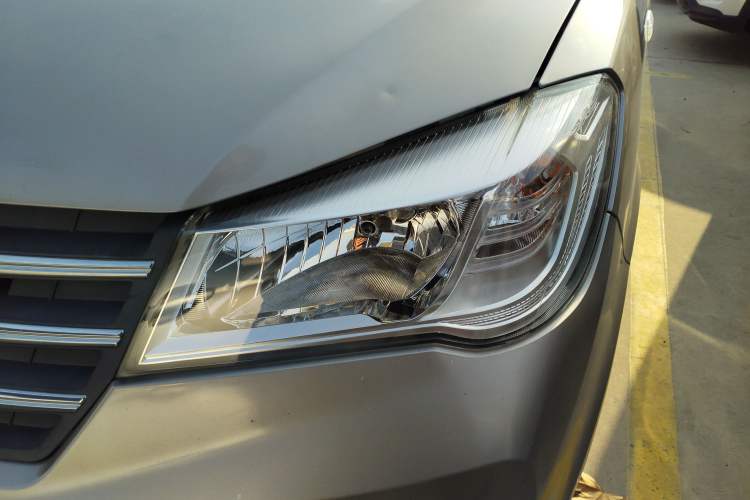 Used Dongfeng Fengon 330 2019 1.5L 330S Manual Comfort Version China VI Standard Left Front Headlight