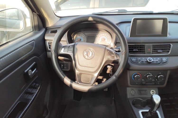 Used Dongfeng Fengon 330 2019 1.5L 330S Manual Comfort Version China VI Standard Steering Wheel