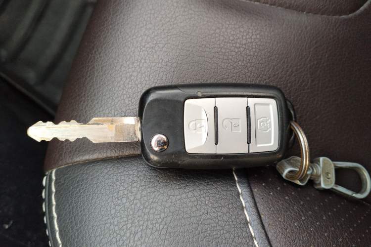Used Dongfeng Fengon 330 2019 1.5L 330S Manual Comfort Version China VI Standard Vehicle Key