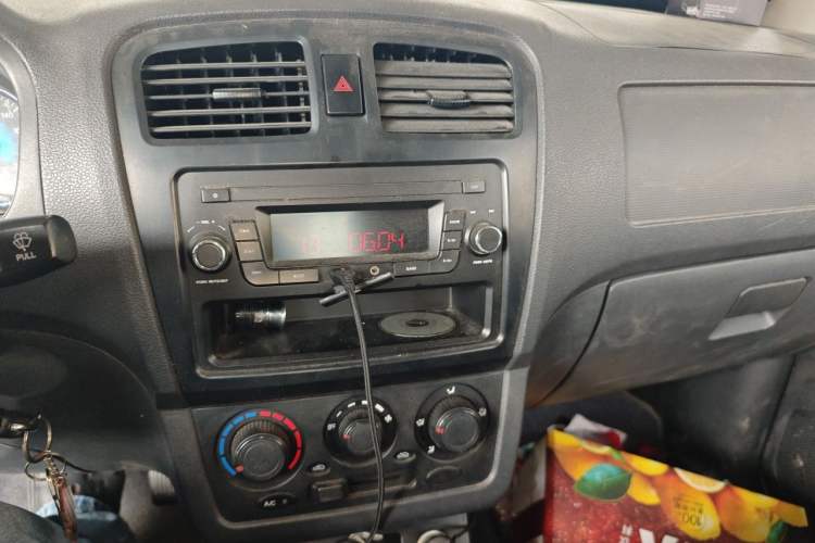 Used Dongfeng Fengon 330 2019 1.5L Manual Practical II China VI Audio And AC Panel