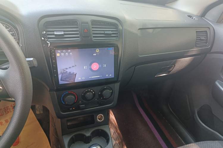 Used Dongfeng Fengon 330 2019 1.5L Manual Utility Grade I China VI Audio And AC Panel