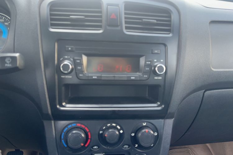 Used Dongfeng Fengon 330 2019 1.5L Manual Practical II China VI Audio And AC Panel