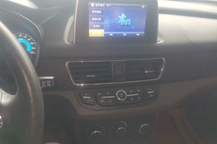 Used Dongfeng Fengon 330 2019 1.5L 330S Manual Comfort Version China VI Standard Audio And AC Panel