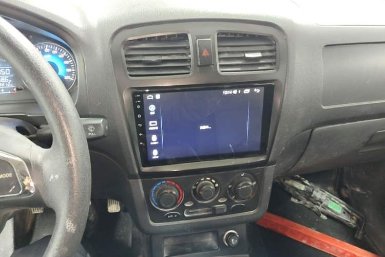 Used Dongfeng Fengon 330 2019 1.5L Manual Utility Grade I China VI Audio And AC Panel