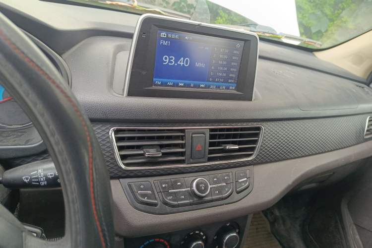 Used Dongfeng Fengon 330 2019 1.5L 330S Manual Comfort Version China VI Standard Audio And AC Panel
