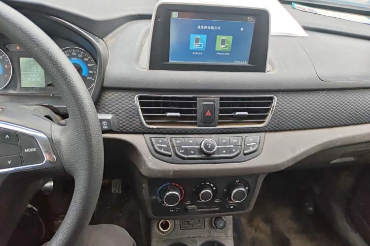 Used Dongfeng Fengon 330 2019 1.5L 330S Manual Comfort Version China VI Standard Audio And AC Panel