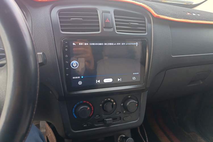 Used Dongfeng Fengon 330 2019 1.5L Manual Practical II China VI Audio And AC Panel