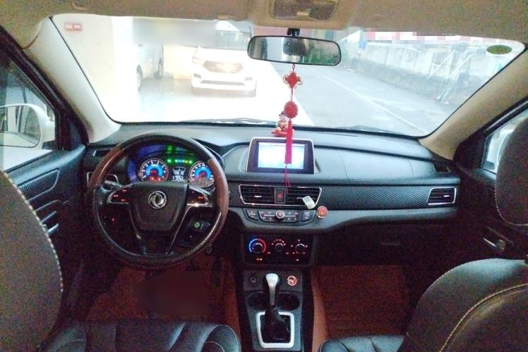 Used Dongfeng Fengon 330 2019 1.5L 330S Manual Comfort Version China VI Standard Center Console