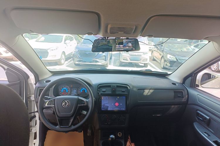 Used Dongfeng Fengon 330 2019 1.5L Manual Utility Grade I China VI Center Console