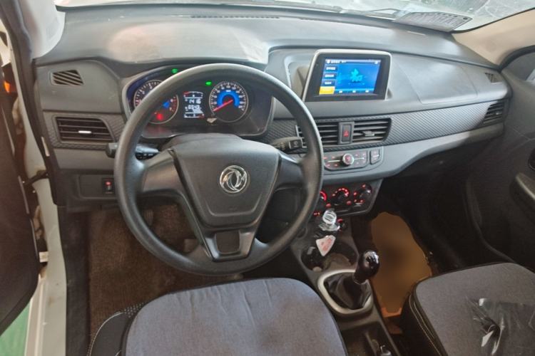 Used Dongfeng Fengon 330 2019 1.5L 330S Manual Luxury Van China VI Standard Center Console