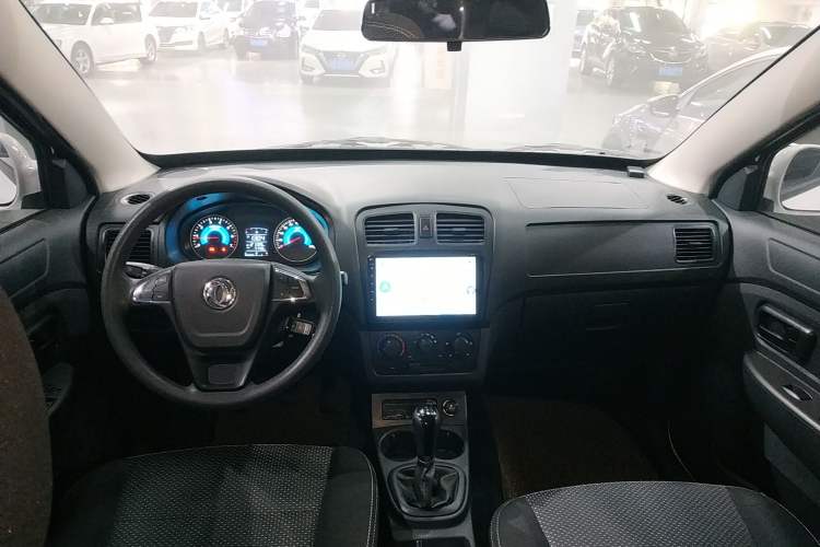 Used Dongfeng Fengon 330 2019 1.5L Manual Practical II China VI Center Console
