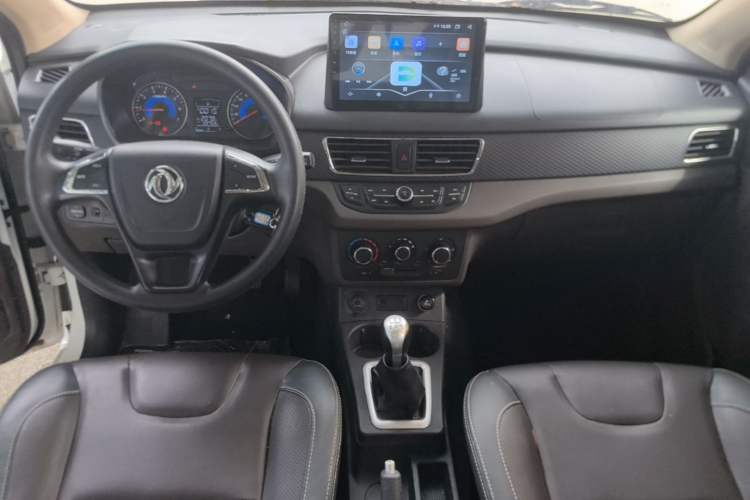 Used Dongfeng Fengon 330 2019 1.5L 330S Manual Comfort Version China VI Standard Center Console