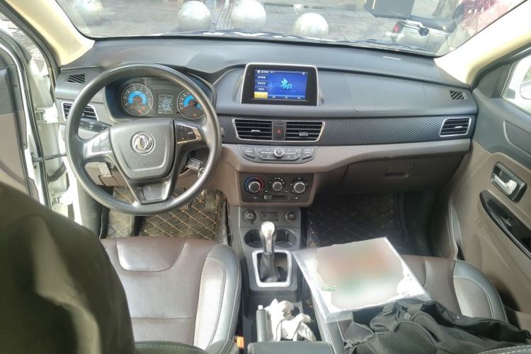 Used Dongfeng Fengon 330 2019 1.5L 330S Manual Comfort Version China VI Standard Center Console