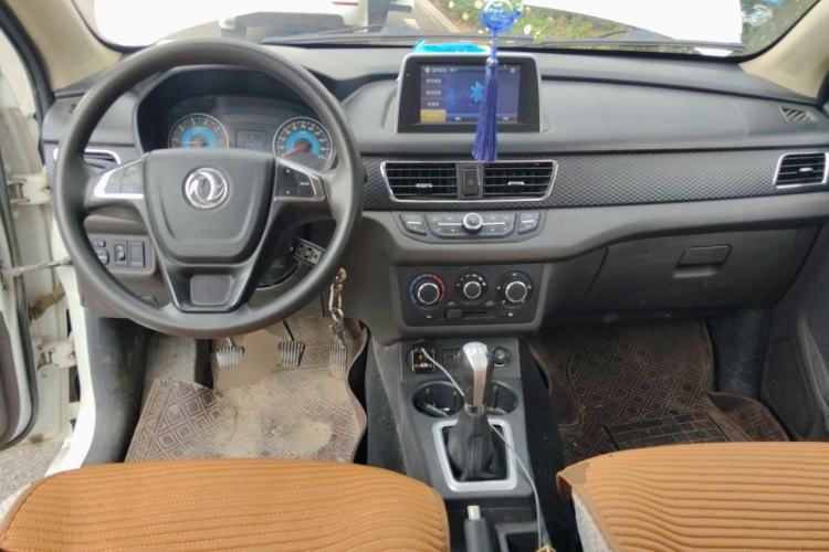 Used Dongfeng Fengon 330 2019 1.5L 330S Manual Luxury Edition China VI Standard Center Console