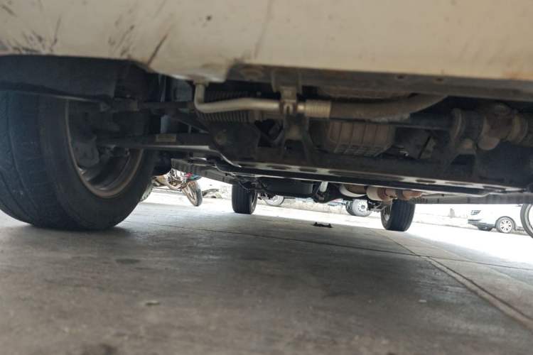 Used Dongfeng Fengon 330 2019 1.5L Manual Practical II China VI Chassis Front