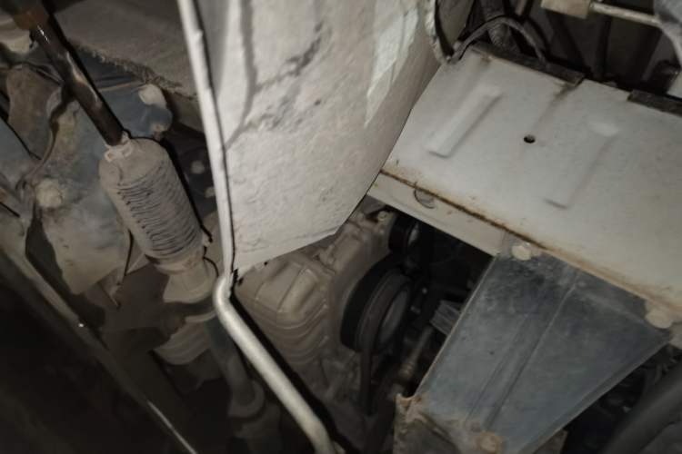 Used Dongfeng Fengon 330 2019 1.5L 330S Manual Luxury Van China VI Standard Chassis Front