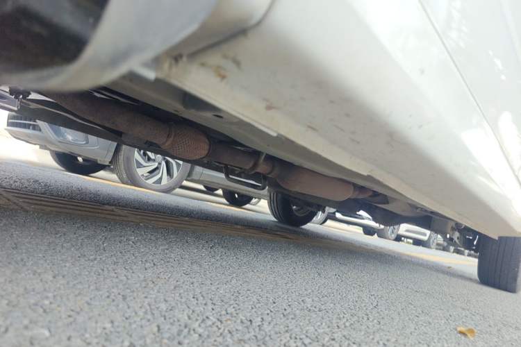 Used Dongfeng Fengon 330 2019 1.5L 330S Manual Comfort Version China VI Standard Chassis Front Left