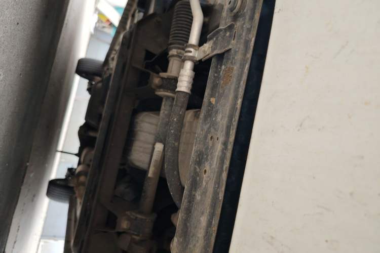 Used Dongfeng Fengon 330 2019 1.5L 330S Manual Comfort Version China VI Standard Chassis Front