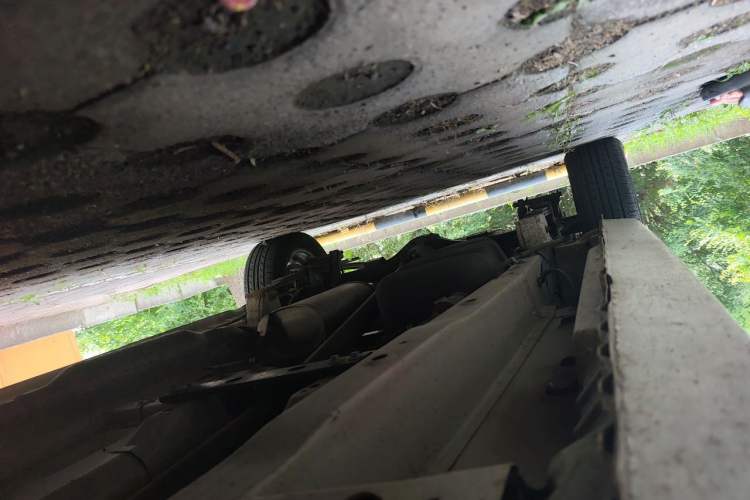 Used Dongfeng Fengon 330 2019 1.5L 330S Manual Luxury Van China VI Standard Chassis Front Right