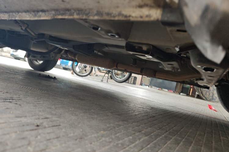 Used Dongfeng Fengon 330 2019 1.5L Manual Practical II China VI Chassis Front Right