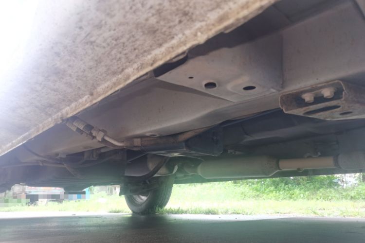 Used Dongfeng Fengon 330 2019 1.5L Manual Practical II China VI Chassis Front Right