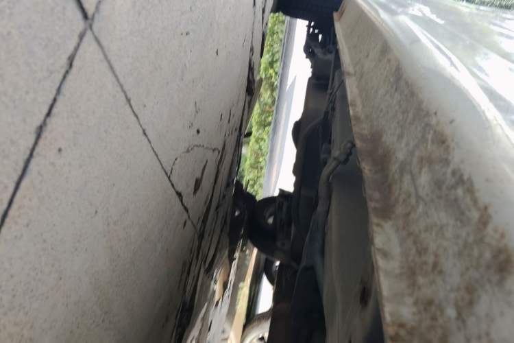 Used Dongfeng Fengon 330 2019 1.5L 330S Manual Luxury Edition China VI Standard Chassis Front Right