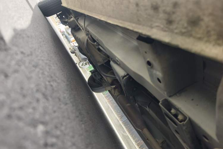 Used Dongfeng Fengon 330 2019 1.5L Manual Utility Grade I China VI Chassis Front Right