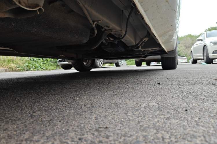 Used Dongfeng Fengon 330 2019 1.5L 330S Manual Comfort Version China VI Standard Chassis Rear Right